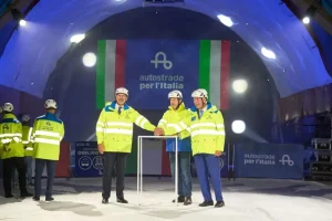 Terminato lo scavo della galleria San Donato, nuovo tunnel sulla A1