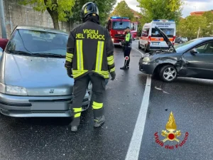 Incidente stradale a Nuoro, scontro tra due auto: due feriti