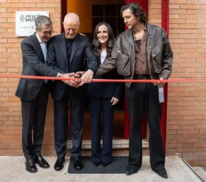 Intesa Sanpaolo e Fondazione Versace lanciano “Un’altra musica” a Rebibbia per la cultura