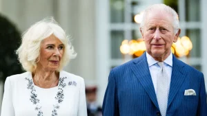 Confessioni di regina Camilla sul rituale pre-cena con re Carlo: risate sconvolgenti o pianto.