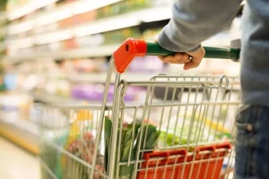 Comprare meno, scegliere meglio: la nuova idea di consumo consapevole