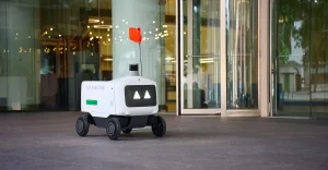 Donna arrestata a Philadelphia per ostacolo a un robot di consegna