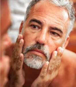 Beauty uomo dopo i 40 anni: la routine essenziale per pelle, barba e capelli