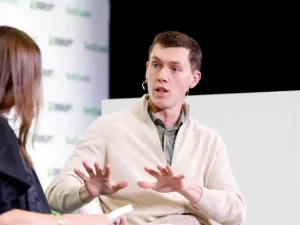 Flock CEO: Nessun dipartimento di polizia licenziato come cliente, garantito.