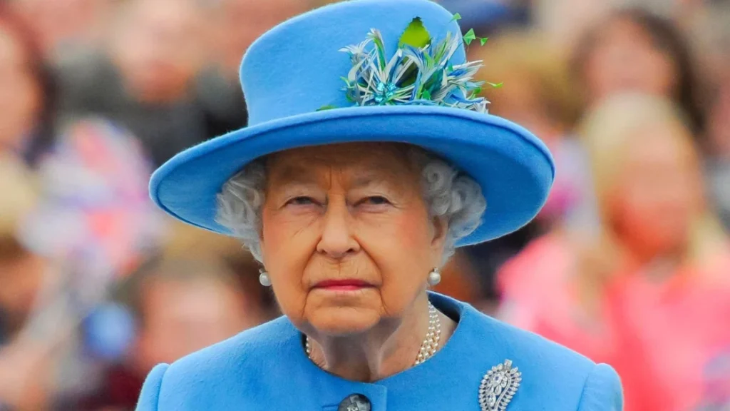 La Regina Elisabetta non ha mai fatto questo “lavoro intimo” da sola e si è affidata totalmente ad un dipendente di fiducia.