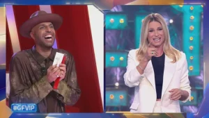 Michelle Hunziker sorprende Jonathan al Grande Fratello Vip 2026: emozioni e video esclusivo