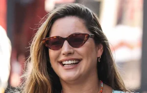 Kelly Brook’s chic ba&sh smock dress perfect for autumn boho trend
