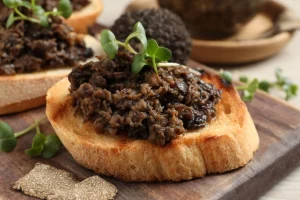 Salsa tartufata sospetta contenere botulino, allerta uova bio, vongole e sott’oli