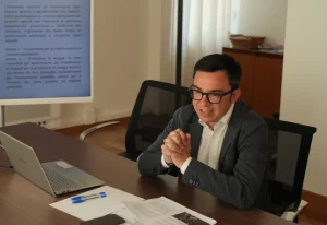 Filiera lattiero-casearia ovina a Oristano: Tavolo Regionale della Sardegna ottimizza produzione locale.